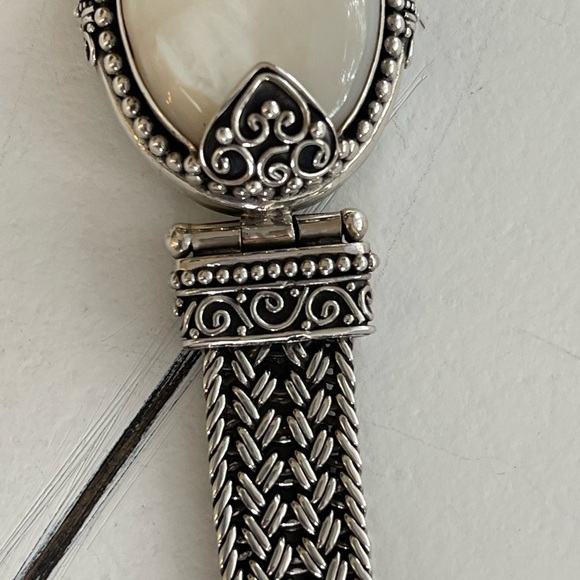 Ornate Indonesian Mother of Pearl Bracelet - Picture 5 of 12